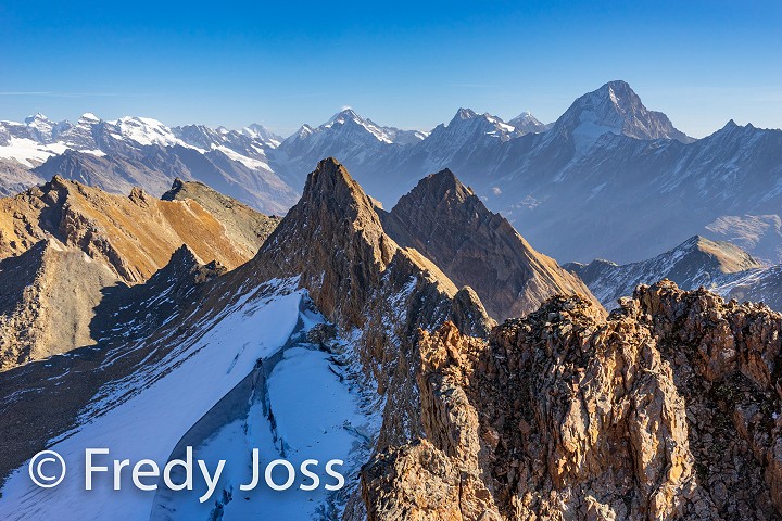 Auf dem Torrenthorn mit Blick zum Bietschhorn, Wallis